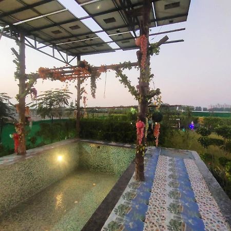 Shaw Estate-Farm House For A Small Parties-Jp Farm Greater Noida Esterno foto