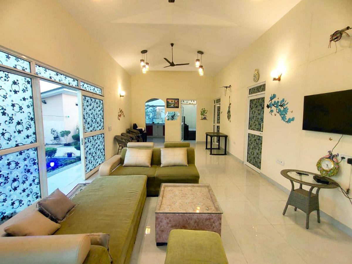 Shaw Estate-Farm House For A Small Parties-Jp Farm Greater Noida Esterno foto