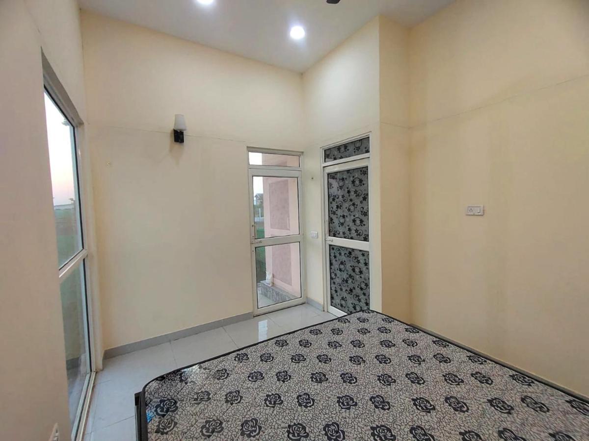 Shaw Estate-Farm House For A Small Parties-Jp Farm Greater Noida Esterno foto