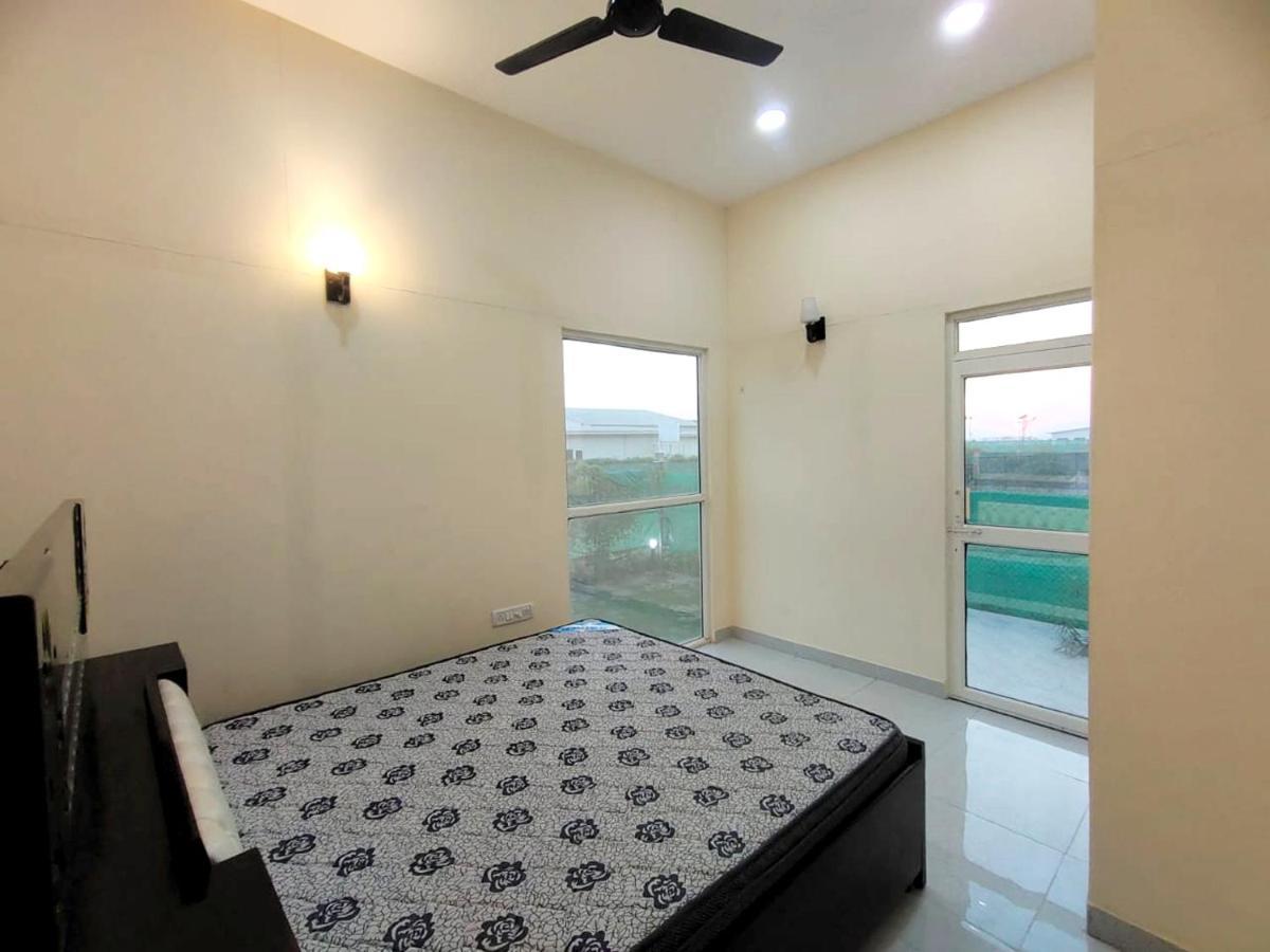 Shaw Estate-Farm House For A Small Parties-Jp Farm Greater Noida Esterno foto